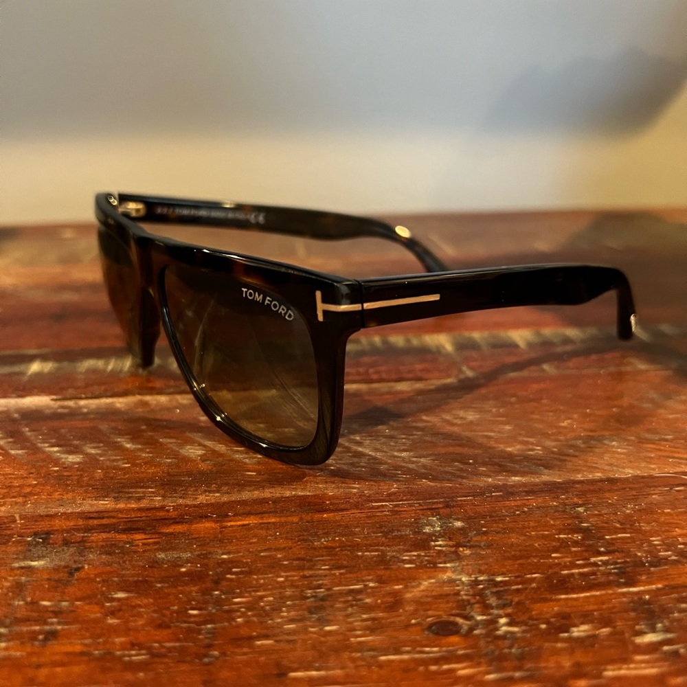 Tom Ford authentic sun glasses brown with polarized lenses